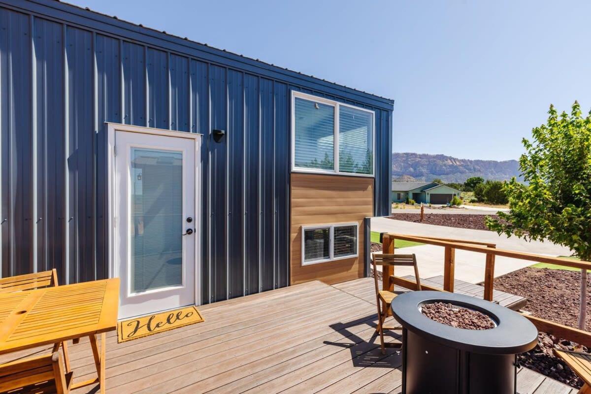 Modern Home With Private Hot Tub Apple Valley Exteriér fotografie